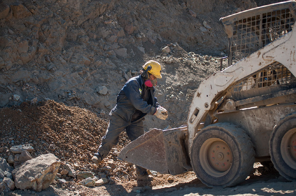 Invertir en minería oportunidades, riesgos y consejos